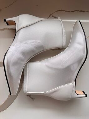 ✨ NIB Steve Madden Delvie White Mesh Pointed Toe Booties 7.5